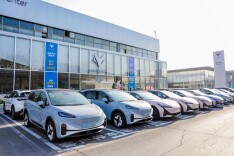 北汽极狐2025私享试驾会走进长沙