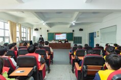 湖南交通职院智能交通学院举行“护学岗”授牌仪式