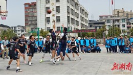 “篮”不住的青春：龙山县第三中学篮球赛激情落幕