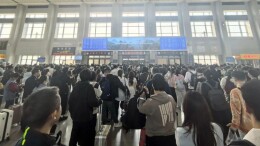长株潭城际铁路清明假期发送旅客36.33万人次 刷新历史记录