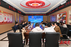 税惠春风润银城 诚信合规“益”起行——益阳市税务局开展个人所得税现场主题宣讲活动