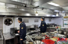 重拳整治餐饮油烟污染，以法治利剑守护“望城蓝”