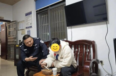 这碗蛋炒饭，他吃得泪如雨下！