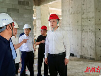 白再兴现场督导政法系统项目建设