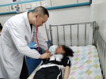 体内被“揪出”一堆头发！警惕孩子“异食癖”！