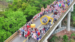 桑植芙蓉桥举办第十届“三月街”民俗文化活动，载歌载舞欢庆节日