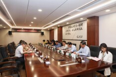 湖南省卫生健康委员会科教处李强一行赴湖南中医药大学调研