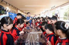 沉浸式体验、趣味式和互动，望城区将国防种子深植青少年心田