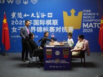 象路上的坚持与热爱——专访五届国象世界棋后居文君