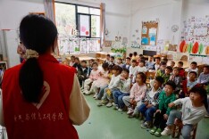 导电实验+情景剧场，长理学子为萌娃定制“防电安全课”