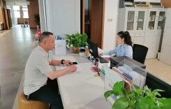 推动城管领域政务服务优化升级 华容县城管局开展“换位跑一次”活动