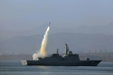 朝鲜新型驱逐舰“崔贤”号进行多项武器试验