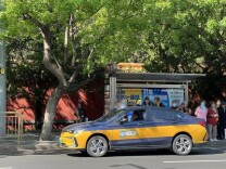 去哪儿都有交通管制？请小心，故宫外，有违规出租“套路”游客