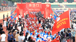 江华一中举行2025届高三成人礼