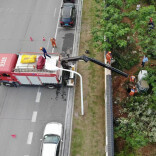 电井中掉下个“牛魔王”，望城消防机智救援