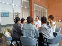 “导师餐后会”上，师生共话成长与未来