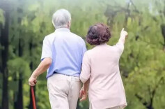 三湘时评丨守护老人健康，让他们有尊严地老去