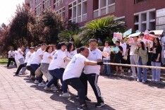 长理物电学院举办首届“掣电杯”师生拔河比赛