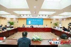 湖湘巨变中的洞庭长歌 余红长篇小说《洞庭人家》作品研讨会在京举办