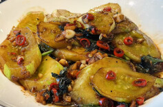 熊其雨专栏|黄瓜又熟了， 人无再少年