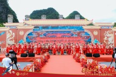 5·20，九嶷山景区举办古装集体婚礼