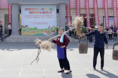 秀农具，走T台，石门这个社区的表演太酷啦！