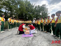 永顺县多部门联合开展防溺水应急演练
