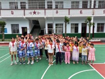 校长手记丨校门口的那颗糖