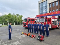 华容县东山政府专职消防救援站开展器材装备学习与实操培训