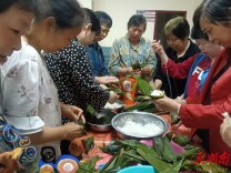 井圭路社区开展“清风传粽香 廉洁过端午”主题活动