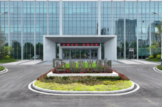 产教融合新实践！岳阳现代服务职业学院学子沉浸式探访新紫光ICT“未来工厂”