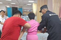 一位女考生出考场时晕倒，长沙特警火速将其送往医院