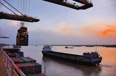 岳阳海外橡胶工厂产销两旺@湖南日报