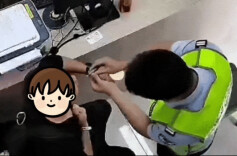 烈日下大学生突然瘫坐，长沙交警暖心救助