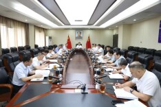 益阳市委书记主持召开2025年二季度大气污染防治党政联席会议