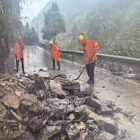溆浦县公路建设养护中心： 高效处置边坡塌方 保道路通畅