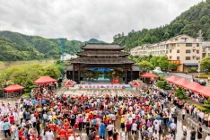 会同县文化科技卫生“三下乡”暨 “护苗·绿书签”行动走进漠滨杨梅季