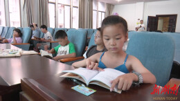 鹤城区举行“花开有声·整本书阅读”系列公益讲座