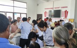 华容农行中心支行：金融服务进乡村 批量换卡惠民生