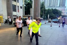 晚高峰上演“生死时速” ：天心交警6分钟打通“生命通道”