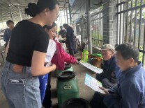 龙山县农车镇利用赶集日开展禁毒宣传活动