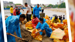 【七一海报】基层冲锋，看党员“C位”担当