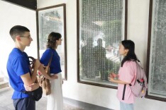 中黑青年共赏岳麓山人文之美