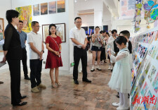2025年岳阳楼区“超少年”视觉艺术展开幕