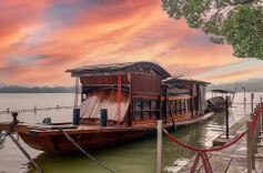 七一主题“感人瞬间”微视频《“红色宝藏”里的时光答卷》