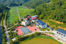 山水为墨，花屋村打造农旅融合实景画卷