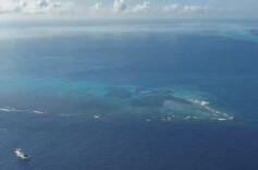 中国人民解放军南部战区位黄岩岛领海领空及周边区域组织战备警巡