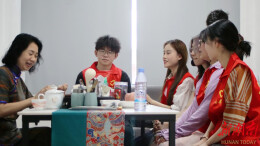 湘大学子VR赋能釉下五彩瓷新生