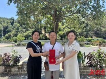 芙蓉南路社区开展“守党性，话初心，担使命，促团结”主题实践