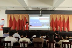 南华学子入村开展资助政策宣讲活动